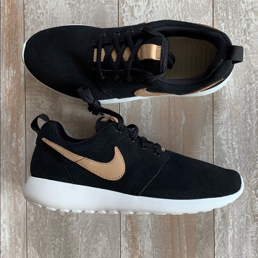 NWT Nike Roshe one suede premium - Picture 2 of 7